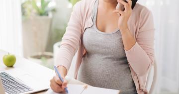 Announcing your pregnancy at work: When and how