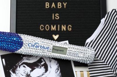 7 creative ways to share a positive pregnancy test with your partner