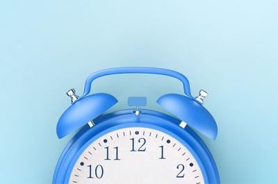 too-soon-for-pregnancy-test-clock-article-header