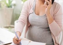 Announcing your pregnancy at work: When and how